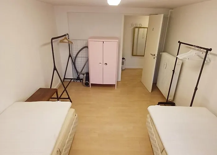 Cozy Apartment Near Aalborg Marina, Free Parking